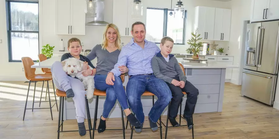 Familie 7ace9c4cf0f2921539b03ce46f40aa1f.webp
